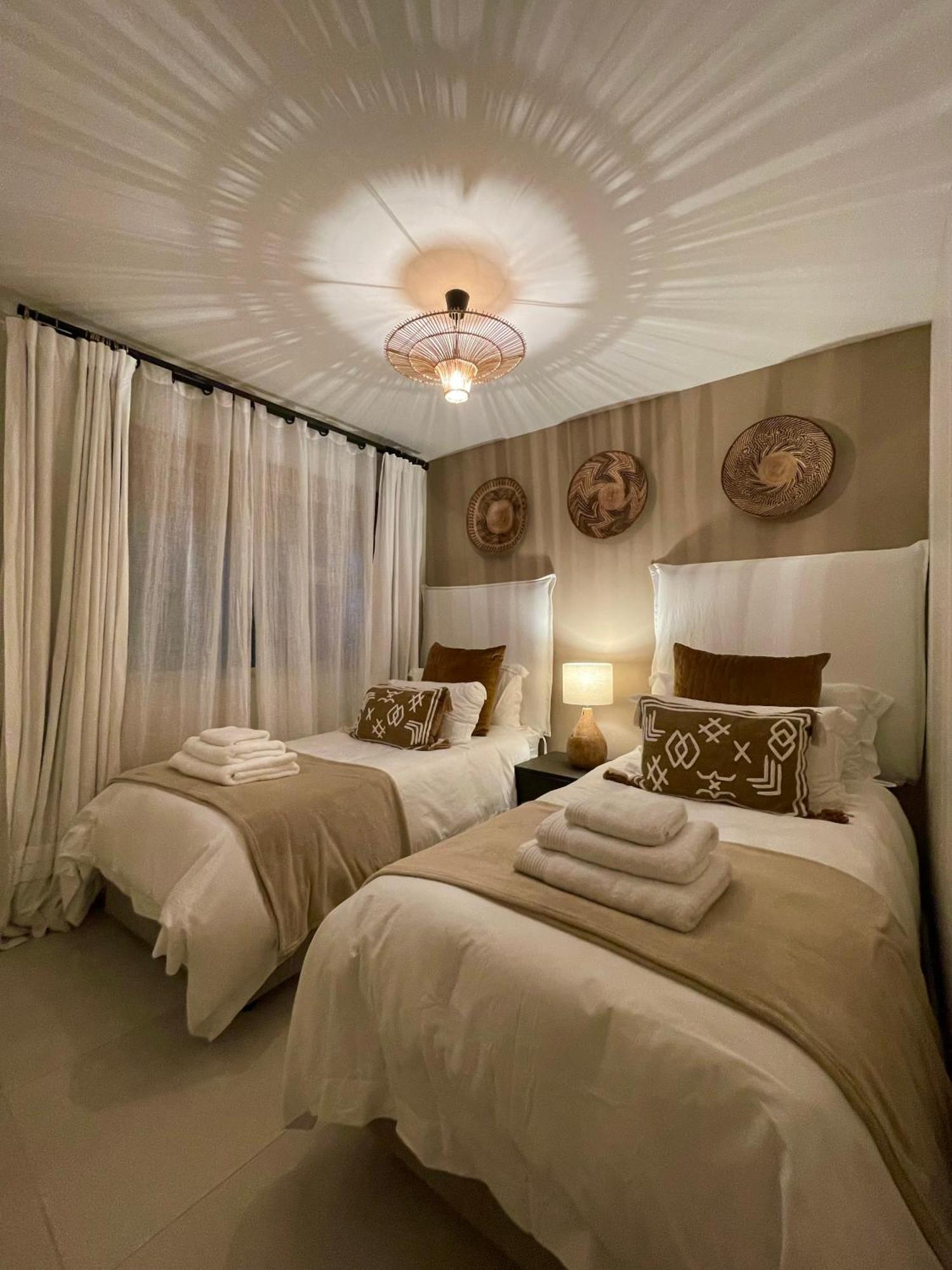 Abode Africa Apartamento Bloubergstrand Exterior foto